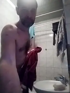 Snapshot of Andrzej-M chatting on March 7, 5:10 pm Andrzej-M online show from March 7, 5:10 pm