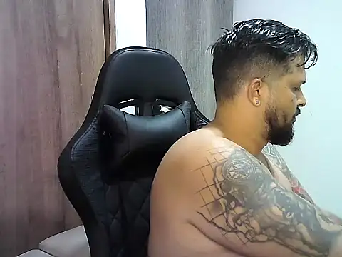 tupapito00 online show from March 20, 7:02 am