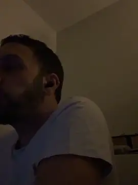 Snapshot of Leb_guy41 chatting on November 3, 12:13 am Leb guy41 online show from November 3, 12:13 am