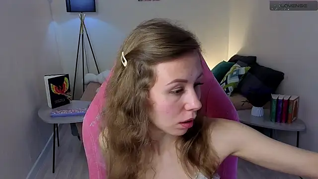 Snapshot of Lill_Mary chatting on February 11, 12:59 am Lill Mary online show from February 11, 12:59 am