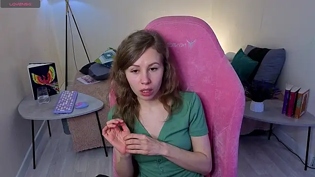 Snapshot of Lill_Mary chatting on February 15, 5:30 am Lill Mary online show from February 15, 5:30 am