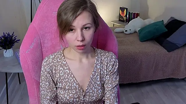 Snapshot of Lill_Mary chatting on February 18, 5:31 am Lill Mary online show from February 18, 5:31 am