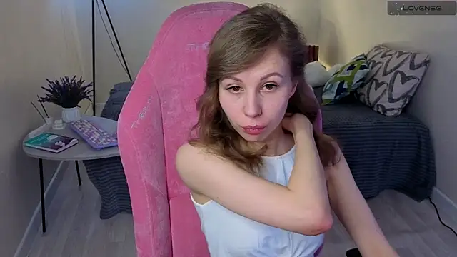Snapshot of Lill_Mary chatting on March 8, 2:34 am Lill Mary online show from March 8, 2:34 am