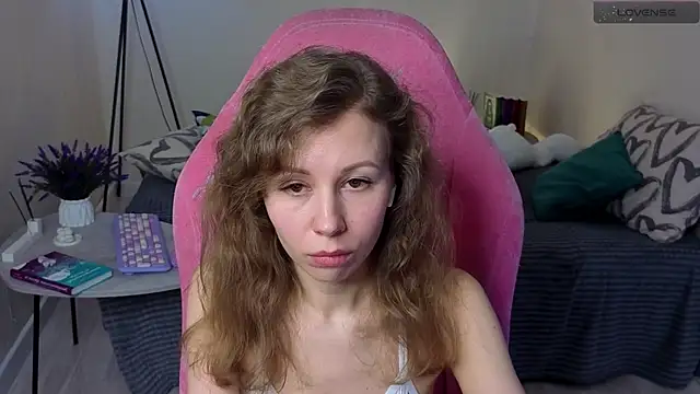 Snapshot of Lill_Mary chatting on March 16, 12:45 am Lill Mary online show from March 16, 12:45 am