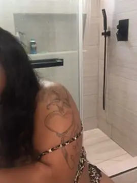 Snapshot of NovaDivine3000 chatting on February 25, 12:31 am NovaDivine3000 online show from February 25, 12:31 am