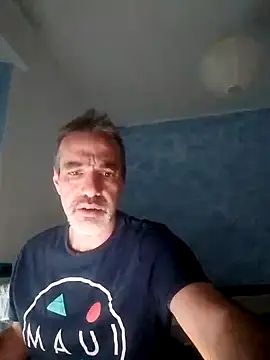 Snapshot of Marcolino183 chatting on December 16, 2:49 pm Marcolino183 online show from December 16, 2:49 pm