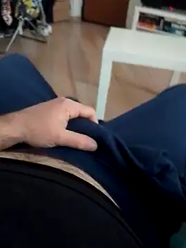 Snapshot of Marcolino183 chatting on March 14, 4:40 pm Marcolino183 online show from March 14, 4:40 pm