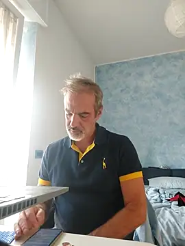 Snapshot of Marcolino183 chatting on September 19, 7:43 am Marcolino183 online show from September 19, 7:43 am