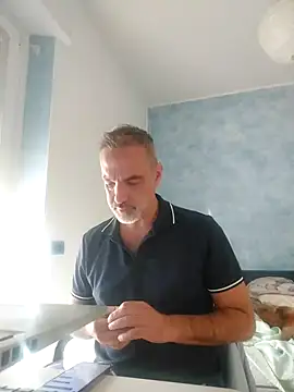 Snapshot of Marcolino183 chatting on October 7, 7:38 am Marcolino183 online show from October 7, 7:38 am