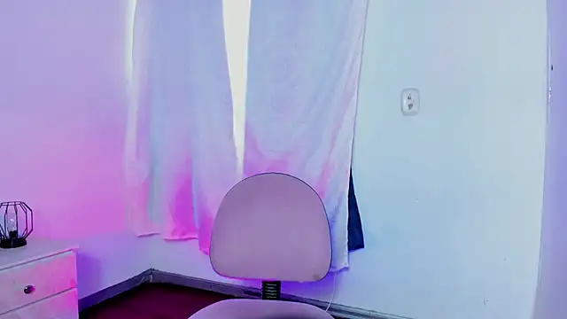 Snapshot of Mia_Malkovaa_ chatting on March 7, 4:22 pm Mia Malkovaa online show from March 7, 4:22 pm