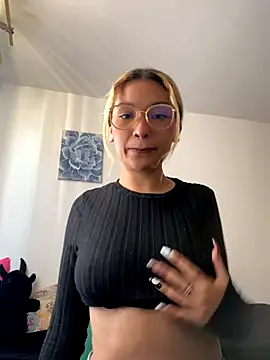 Snapshot of baby_lizy chatting on September 25, 9:18 pm baby lizy online show from September 25, 9:18 pm