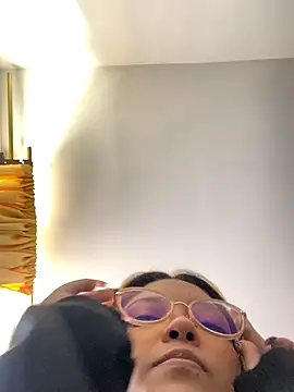 Snapshot of baby_lizy chatting on October 2, 8:38 pm baby lizy online show from October 2, 8:38 pm