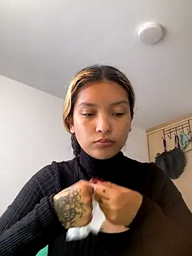 Snapshot of baby_lizy chatting on October 4, 8:18 pm baby lizy online show from October 4, 8:18 pm