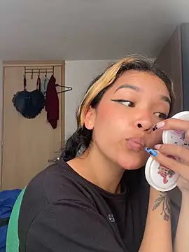 Snapshot of baby_lizy chatting on October 12, 6:07 pm baby lizy online show from October 12, 6:07 pm