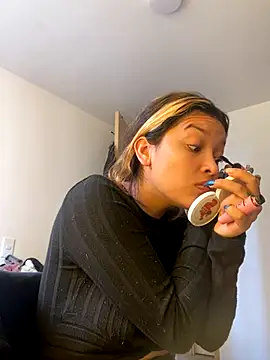 Snapshot of baby_lizy chatting on October 26, 6:14 pm baby lizy online show from October 26, 6:14 pm