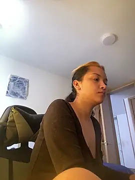 Snapshot of baby_lizy chatting on November 8, 5:12 pm baby lizy online show from November 8, 5:12 pm