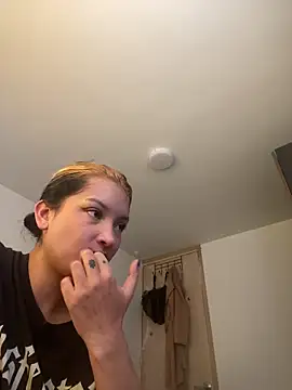 Snapshot of baby_lizy chatting on November 10, 9:14 pm baby lizy online show from November 10, 9:14 pm