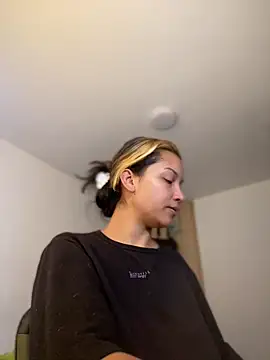 Snapshot of baby_lizy chatting on December 3, 8:29 pm baby lizy online show from December 3, 8:29 pm