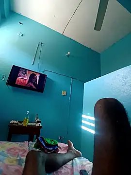 Snapshot of For_her chatting on December 18, 2:23 pm For her online show from December 18, 2:23 pm