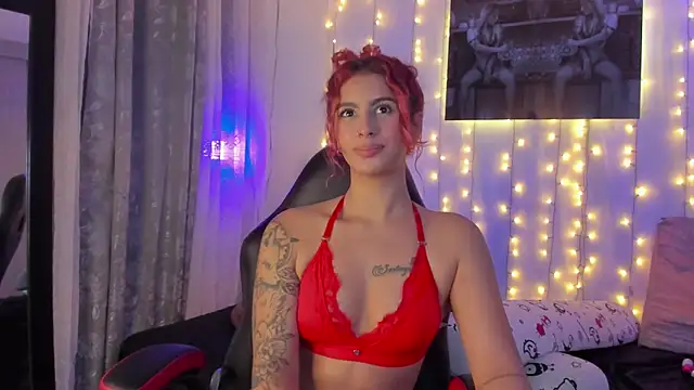 Sophiee Hill online show from December 21, 8:50 am