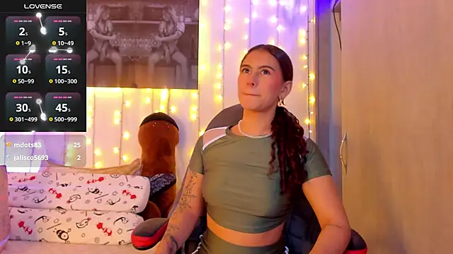 Sophiee Hill online show from March 20, 4:51 am