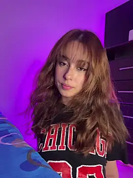 alice guerin  online show from March 12, 3:56 am