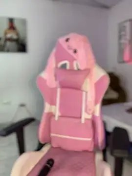 Snapshot of ashlyrey-1 chatting on October 16, 10:33 pm ashlyrey-1 online show from October 16, 10:33 pm