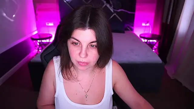 MirandaWong online show from November 13, 6:45 am