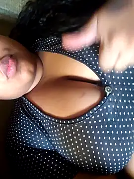 Snapshot of vic_pretynhaa chatting on May 6, 12:32 pm vic pretynhaa online show from May 6, 12:32 pm