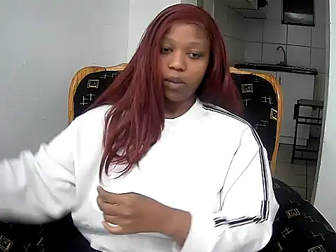 Snapshot of GoldenPussyXOXO chatting on February 14, 5:10 pm GoldenPussyXOXO online show from February 14, 5:10 pm