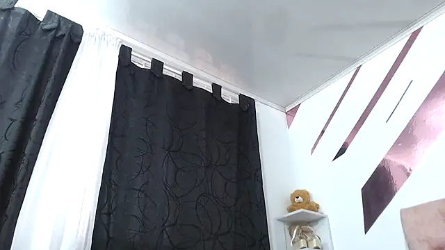 Snapshot of Kitten_Hot_ chatting on October 23, 10:19 pm Kitten Hot online show from October 23, 10:19 pm