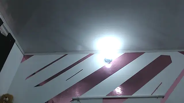 Snapshot of Kitten_Hot_ chatting on November 27, 9:17 pm Kitten Hot online show from November 27, 9:17 pm