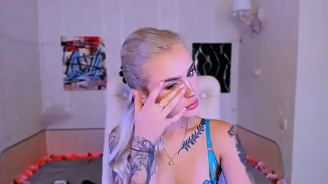  Ravenaa online show from November 9, 8:01 am