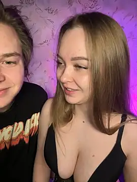 Family-Mm1 online show from February 8, 3:59 pm