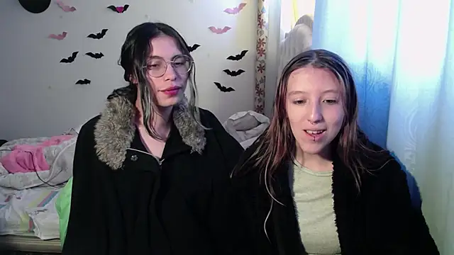 Snapshot of BRIAR_AND_BLAIR chatting on September 25, 3:49 pm BRIAR AND BLAIR online show from September 25, 3:49 pm