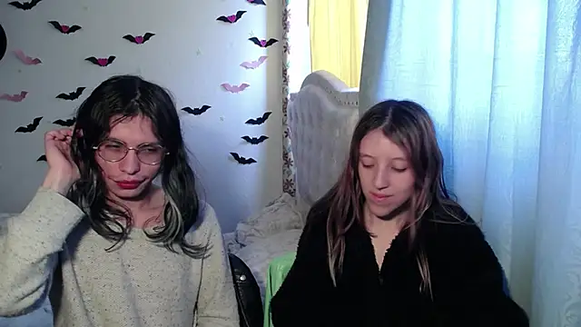 Snapshot of BRIAR_AND_BLAIR chatting on September 29, 4:34 pm BRIAR AND BLAIR online show from September 29, 4:34 pm