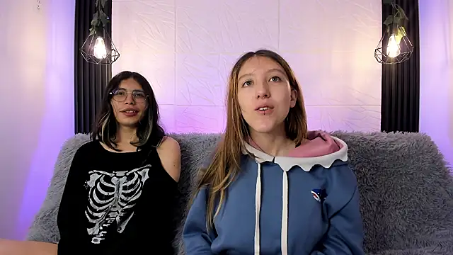 Snapshot of BRIAR_AND_BLAIR chatting on October 25, 1:07 pm BRIAR AND BLAIR online show from October 25, 1:07 pm