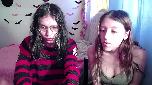 Snapshot of BRIAR_AND_BLAIR chatting on November 2, 1:46 pm BRIAR AND BLAIR online show from November 2, 1:46 pm