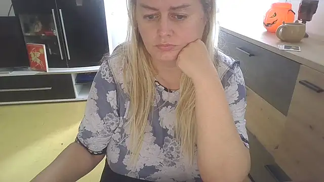 Meliss Official9 online show from September 29, 8:30 am