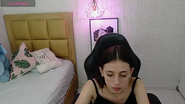 MAGNOLEROY online show from January 23, 7:51 pm