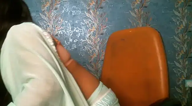 Snapshot of Rumjhum_ chatting on January 18, 7:04 pm Rumjhum online show from January 18, 7:04 pm