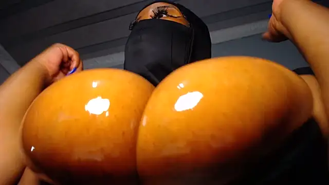 Snapshot of XPanther_24 chatting on March 17, 1:32 am XPanther 24 online show from March 17, 1:32 am