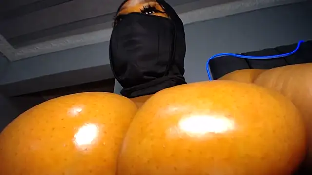 Snapshot of XPanther_24 chatting on March 24, 2:16 am XPanther 24 online show from March 24, 2:16 am