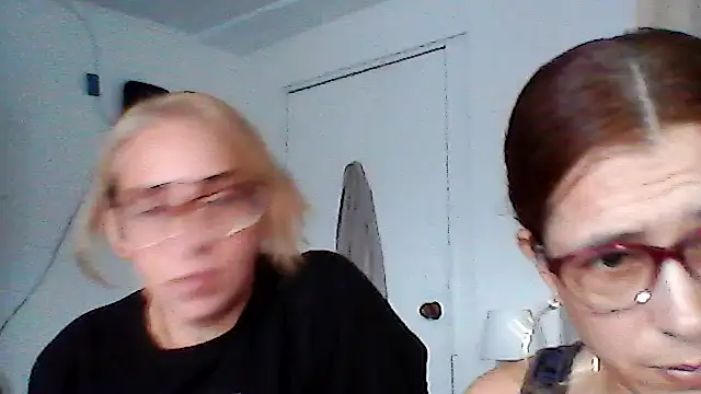 Snapshot of karlabarrera chatting on June 4, 8:59 pm karlabarrera online show from June 4, 8:59 pm