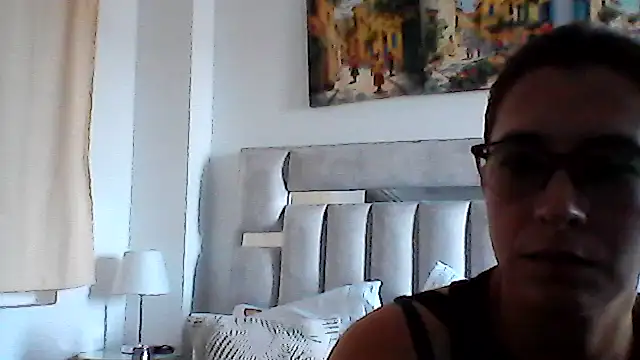 Snapshot of karlabarrera chatting on June 25, 2:10 pm karlabarrera online show from June 25, 2:10 pm