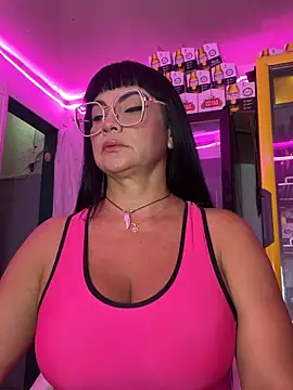 Hot beauty   online show from February 5, 3:00 am