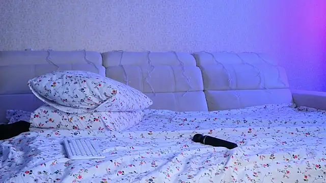 elsa limerence online show from January 4, 7:34 am