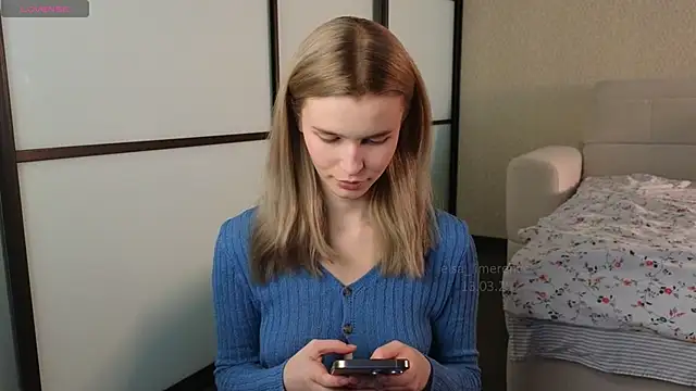 elsa limerence online show from March 13, 8:15 am