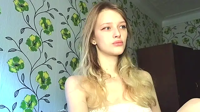 Evvie Summn1 online show from June 14, 7:21 am