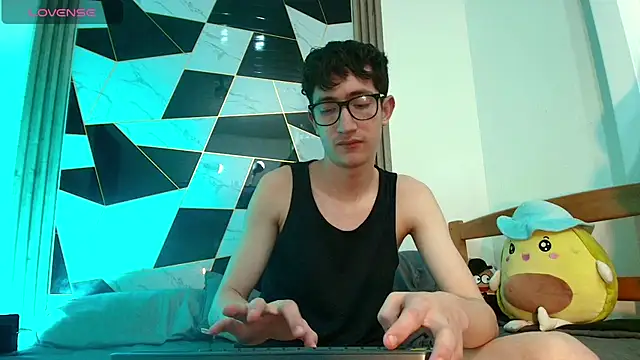 Erik Osorio online show from March 8, 1:39 am